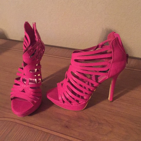 Pink heels - Picture 2 of 5